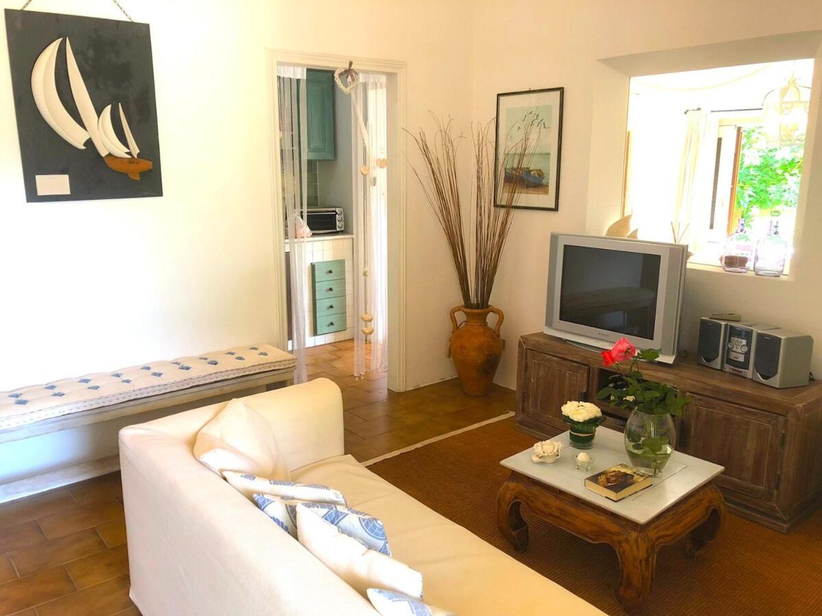 Villa Sterlizia - 2 Steps From The Beach! - Casa vacanze Olbia